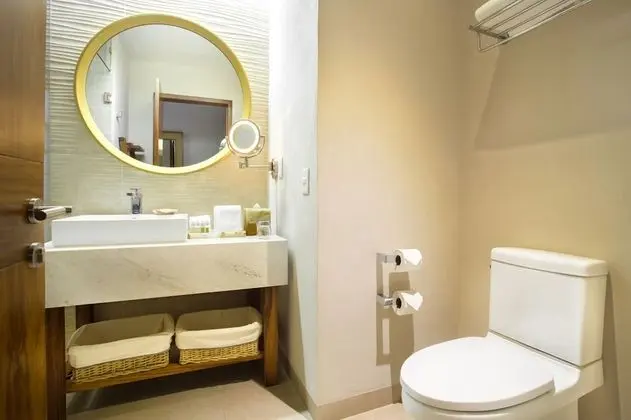 Sierra Room *250 USD Resort Credit