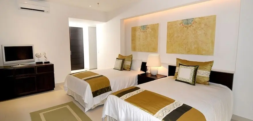 2 Bedroom Residences Kids eat & stay Free