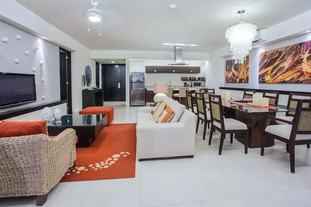 2 Bedroom Residences Kids eat & stay Free