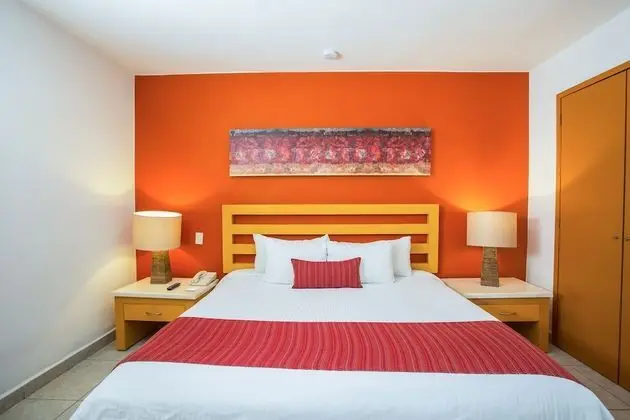 Emotions Select One Bedroom Suite *200 USD Resort Credit