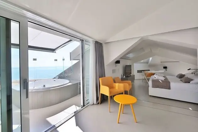 Deluxe Süit, Kısmi Deniz Manzaralı