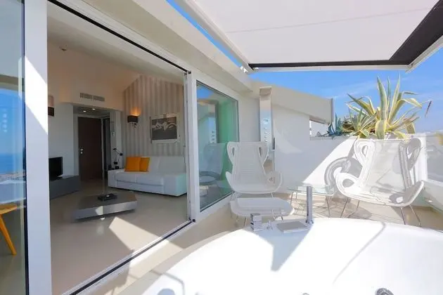 Deluxe Süit, Kısmi Deniz Manzaralı