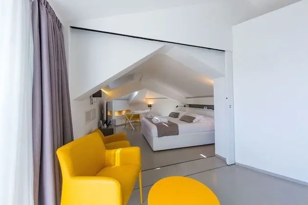 Deluxe Süit, Kısmi Deniz Manzaralı