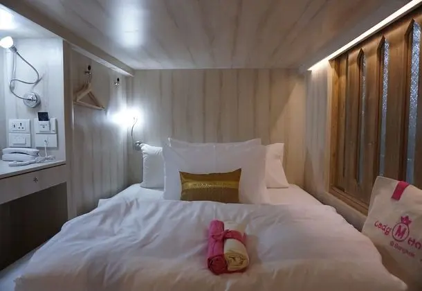 Deluxe Female Dormitory (Lower Bunk Bed)