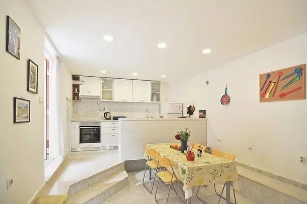 Family Apart Daire, Havuz Manzaralı