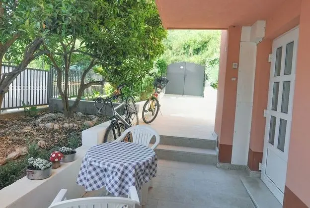 Family Apart Daire, Havuz Manzaralı