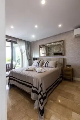 Villa, Deniz Tarafı, Özel Havuzlu