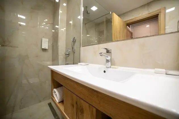 Comfort Tek Büyük Yataklı Oda