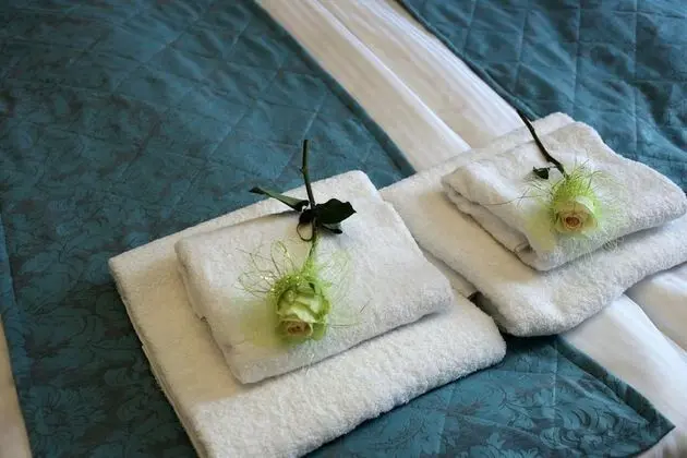 Economy Tek Büyük Yataklı Oda, Ortak Banyo