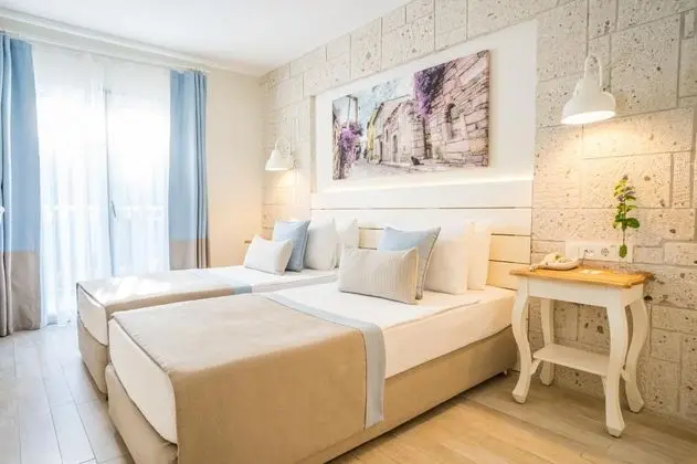 Bağlantılı Oda, Kara Manzaralı, Balkonlu