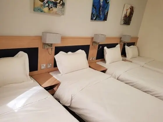 Dört Kişilik Oda, Şehir Manzaralı