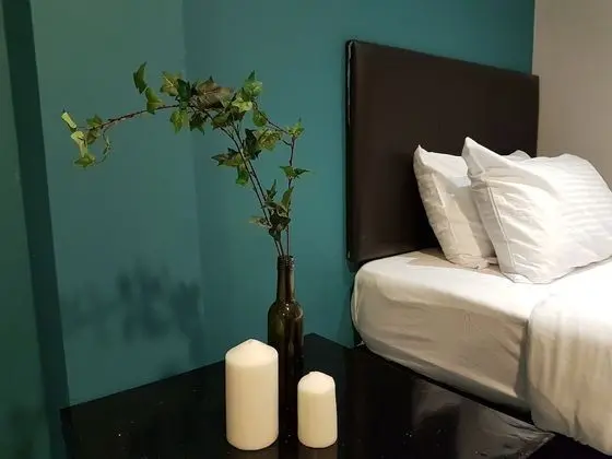 Standard Oda (Queen Bed)
