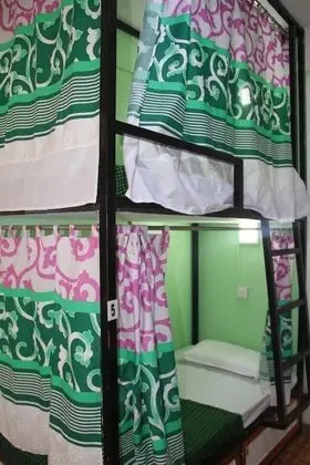 Economy Ortak Ranzalı Oda, Şehir Manzaralı (For Women)