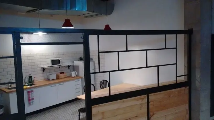 İki Ayrı Yataklı Oda, Ortak Banyo