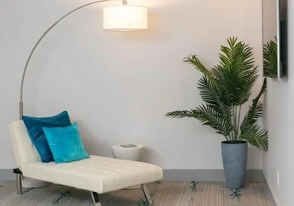 Marketplace Suite 3 (4 people max)
