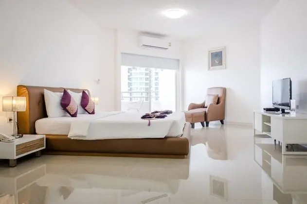 Deluxe Sea View Room (Large Bed)