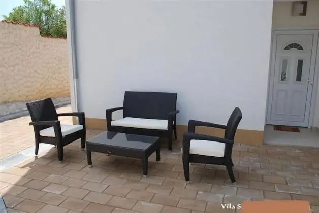 Apart Daire (Markle - swimming pool and sunbeds - )