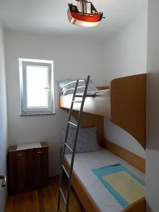 Apart Daire (Markle - swimming pool and sunbeds - )