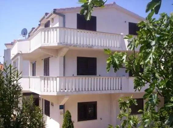 Apart Daire (Marko - 30m from beach - A4(2+2))