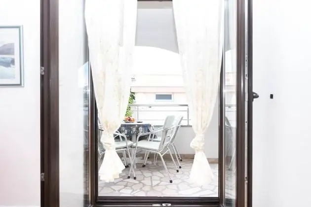 Apart Daire (Marko - 70m from the sea - A4(4+1))