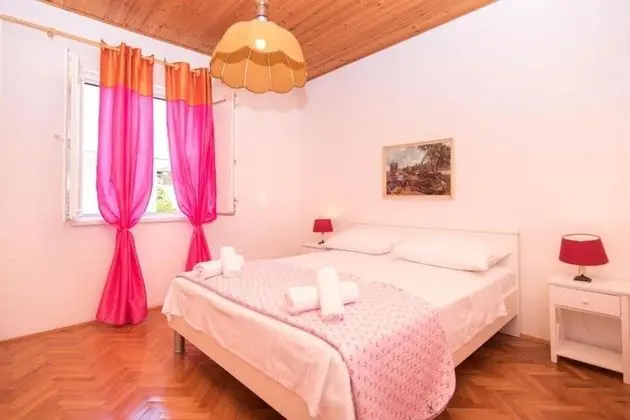 Apart Daire (Marko - 70m from the sea - A4(4+1))