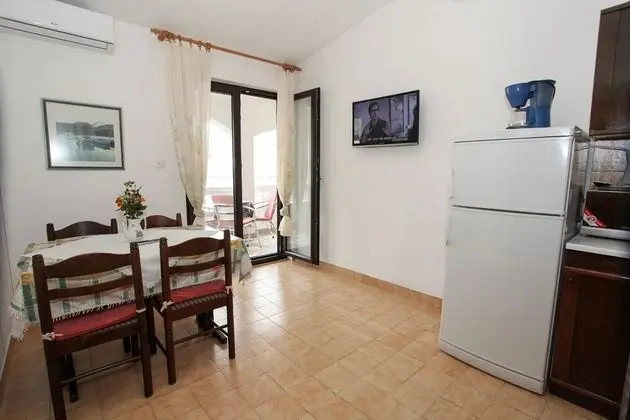 Apart Daire (Marko - 70m from the sea - A4(4+1))