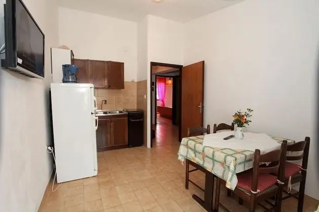 Apart Daire (Marko - 70m from the sea - A4(4+1))