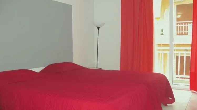 Tek Büyük veya İki Ayrı Yataklı Oda, Balkon