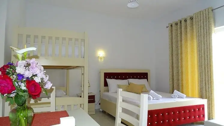 Basic Üç Kişilik Oda