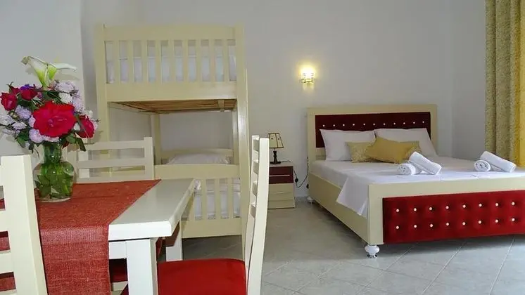 Basic Üç Kişilik Oda