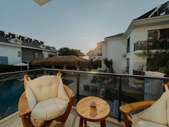Aile Suiti,Havuz veya Bahçe Manzaralı,Balkonlu