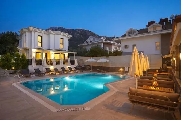 Dublex Villa 4 Kişilik, Havuz ve Bahçe Manzaralı, 2. Kat