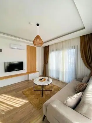 Suite, Havuz veya Bahçe Manzaralı, Üst Kat