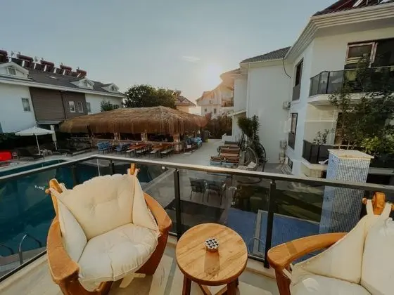 Suite, Havuz veya Bahçe Manzaralı, Üst Kat