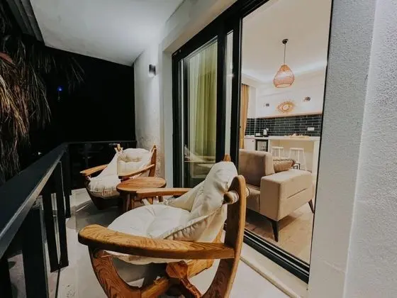 Suite, Havuz veya Bahçe Manzaralı, Üst Kat