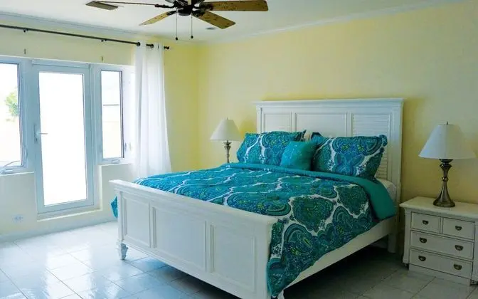 Villa, 6 Yatak Odası, Kişiye Özel Havuzlu, Denize Sıfır