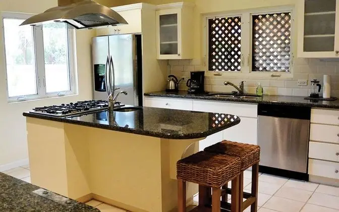 Villa, 6 Yatak Odası, Kişiye Özel Havuzlu, Denize Sıfır