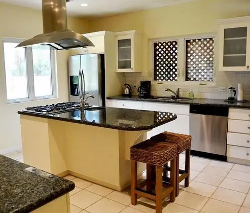 Villa, 6 Yatak Odası, Kişiye Özel Havuzlu, Denize Sıfır