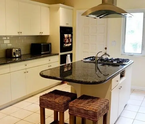 Villa, 6 Yatak Odası, Kişiye Özel Havuzlu, Denize Sıfır