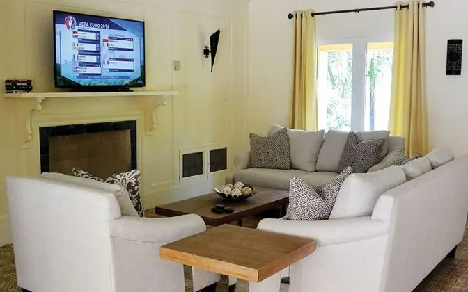 Villa, 6 Yatak Odası, Kişiye Özel Havuzlu, Denize Sıfır