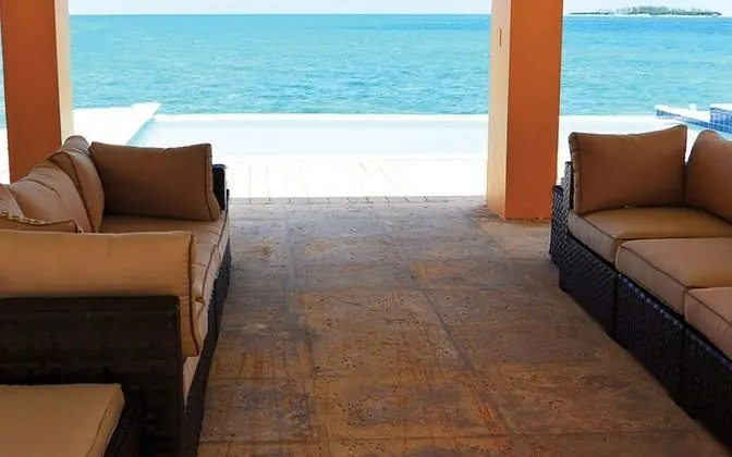 Villa, 6 Yatak Odası, Kişiye Özel Havuzlu, Denize Sıfır