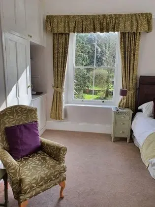 Tek Büyük Yataklı Oda, Engellilere Uygun, Banyolu/Duşlu (Wisteria Room)