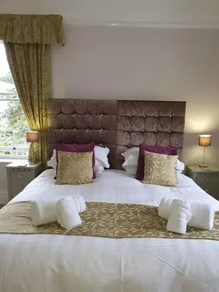 Tek Büyük Yataklı Oda, Engellilere Uygun, Banyolu/Duşlu (Wisteria Room)