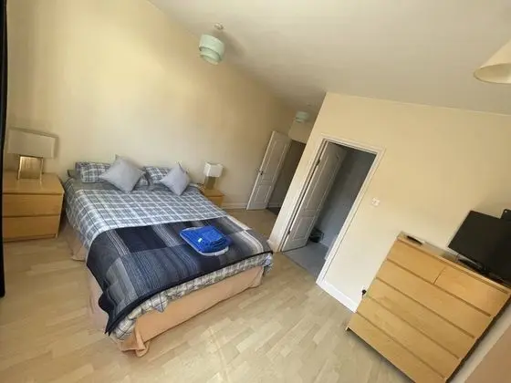 Deluxe Apart Daire, Banyolu/Duşlu (Ground Floor Apartment)