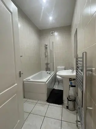 Deluxe Apart Daire, Banyolu/Duşlu (Ground Floor Apartment)