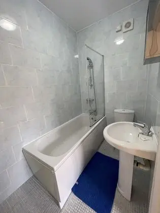 Deluxe Apart Daire, Banyolu/Duşlu (Ground Floor Apartment)