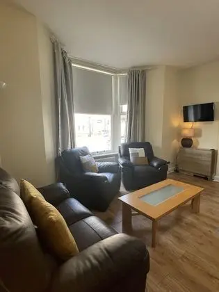 Deluxe Apart Daire, Banyolu/Duşlu (Ground Floor Apartment)