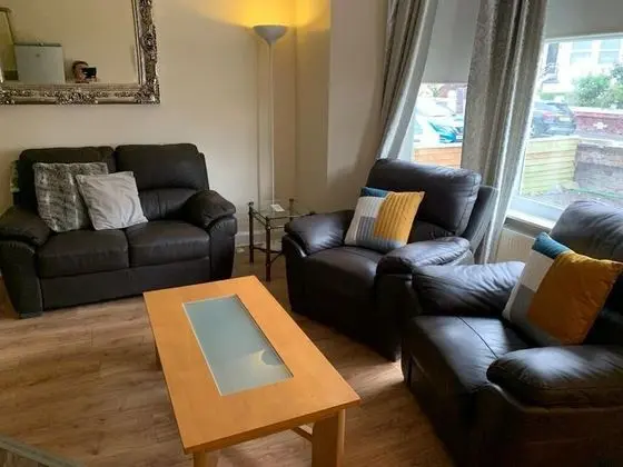 Deluxe Apart Daire, Banyolu/Duşlu (Ground Floor Apartment)
