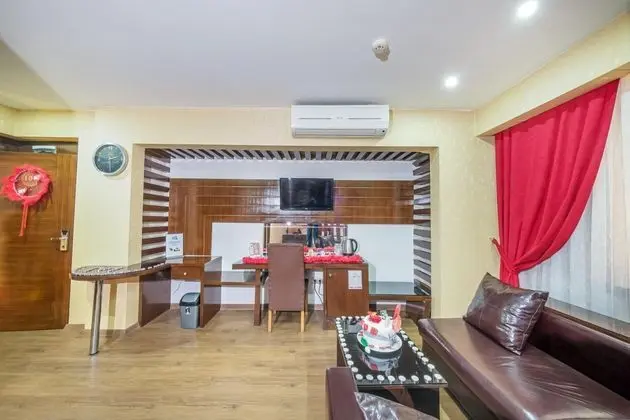 Suite,Sokak Manzaralı,Jakuzili