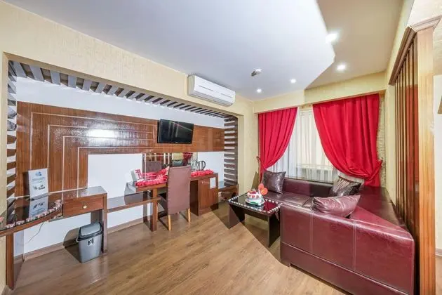 Suite,Sokak Manzaralı,Jakuzili